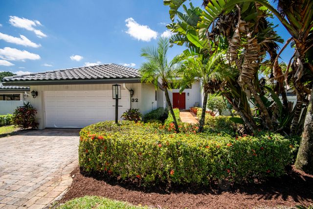 32 Glens Drive E, Boynton Beach, FL 33436