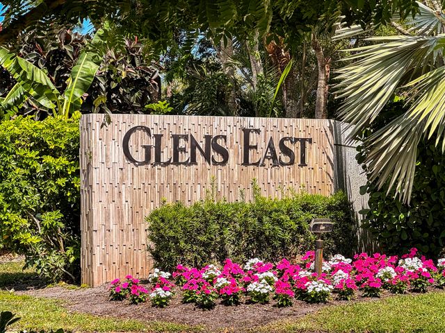 32 Glens Drive E, Boynton Beach, FL 33436