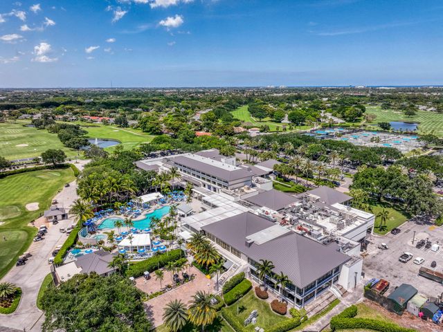 32 Glens Drive E, Boynton Beach, FL 33436
