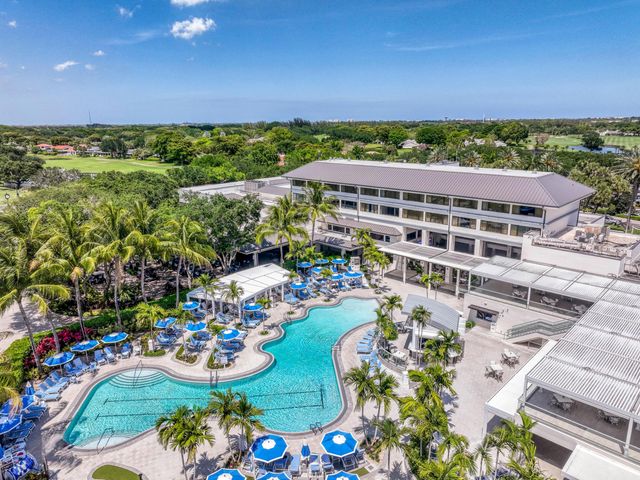 32 Glens Drive E, Boynton Beach, FL 33436