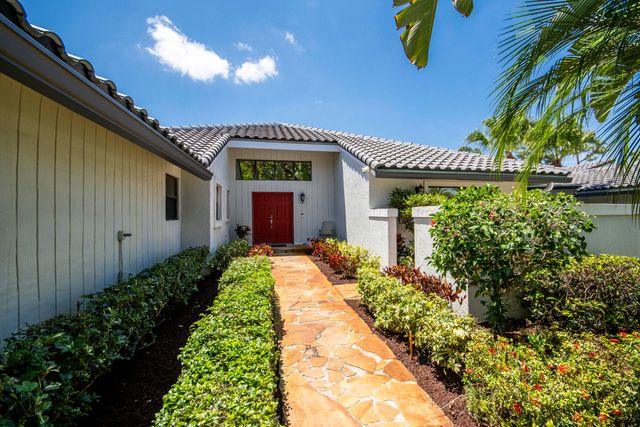32 Glens Drive E, Boynton Beach, FL 33436