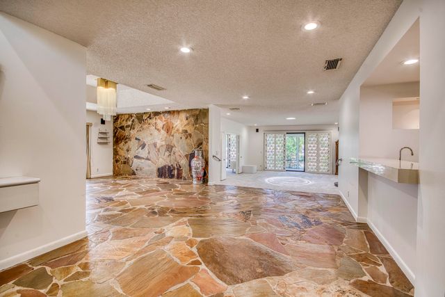 32 Glens Drive E, Boynton Beach, FL 33436