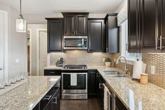 1437 Copper Hills Drive, Carver, MN 55315