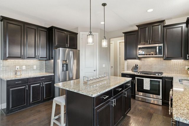 1437 Copper Hills Drive, Carver, MN 55315