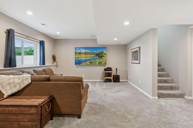 1437 Copper Hills Drive, Carver, MN 55315