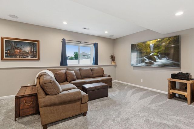 1437 Copper Hills Drive, Carver, MN 55315