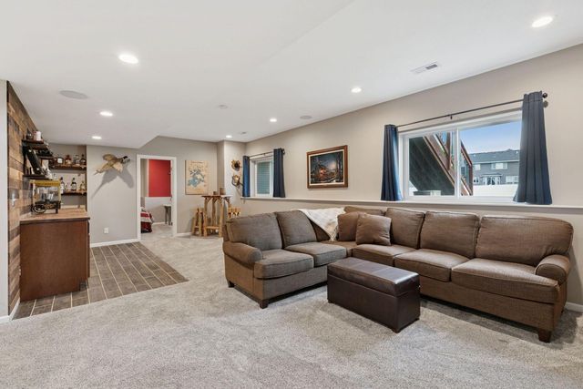 1437 Copper Hills Drive, Carver, MN 55315