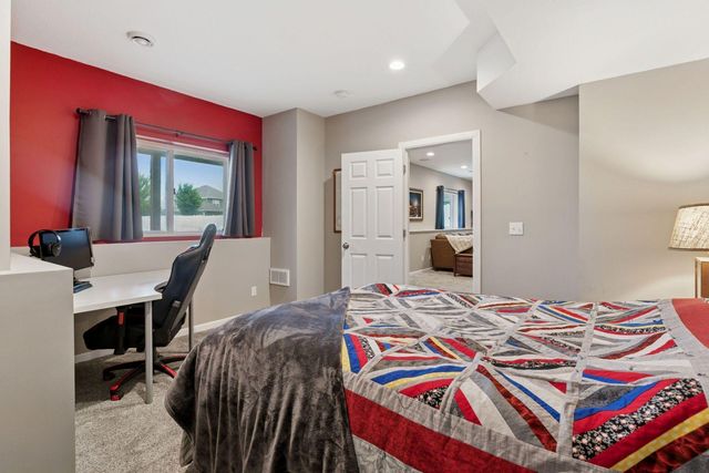 1437 Copper Hills Drive, Carver, MN 55315