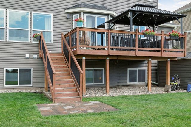 1437 Copper Hills Drive, Carver, MN 55315