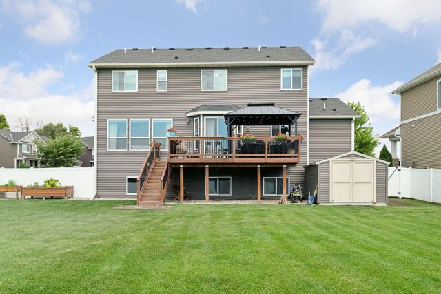 1437 Copper Hills Drive, Carver, MN 55315