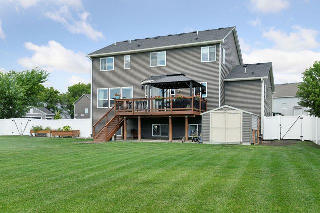 1437 Copper Hills Drive, Carver, MN 55315