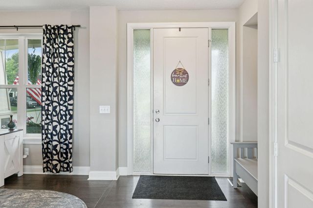 1437 Copper Hills Drive, Carver, MN 55315