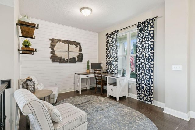 1437 Copper Hills Drive, Carver, MN 55315