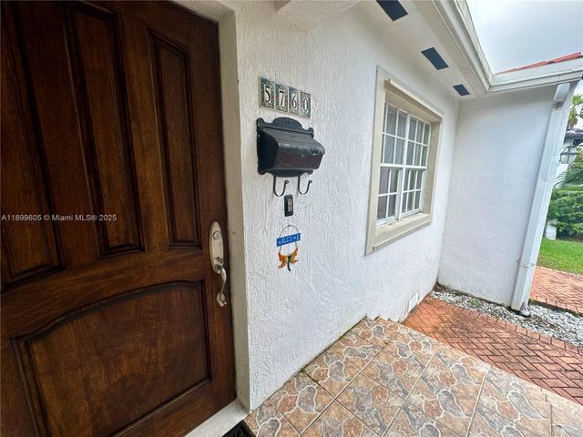 5760 SW 10th St, West Miami, FL 33144