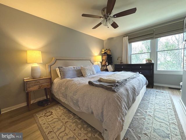 2120 S LOWELL ST, Arlington, VA 22204