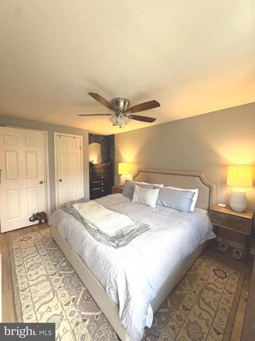 2120 S LOWELL ST, Arlington, VA 22204