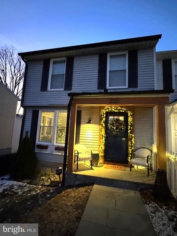 2120 S LOWELL ST, Arlington, VA 22204