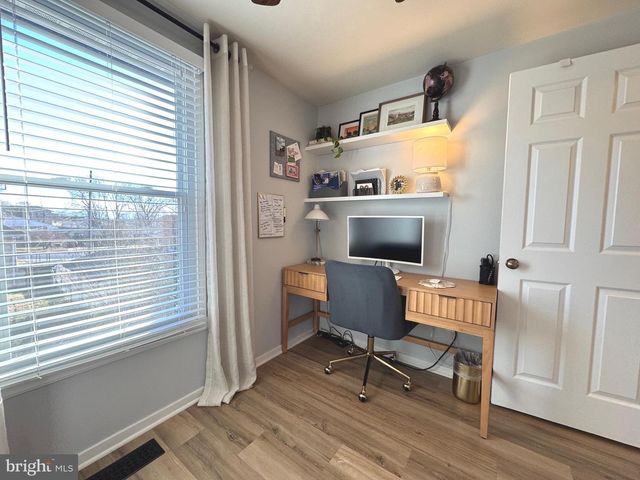 2120 S LOWELL ST, Arlington, VA 22204