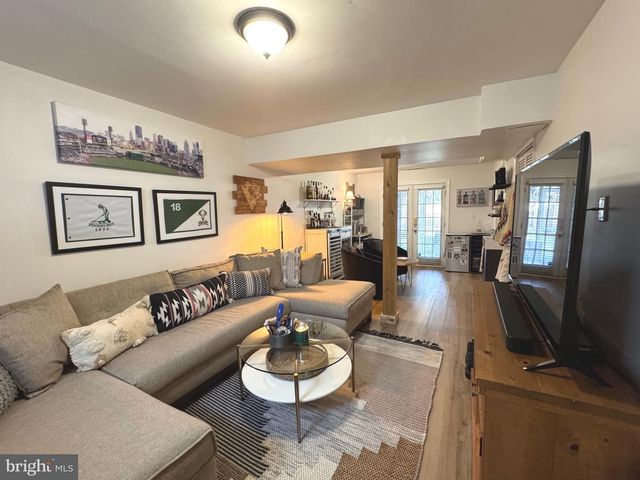 2120 S LOWELL ST, Arlington, VA 22204