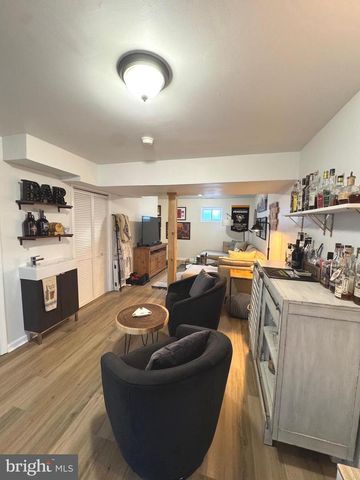 2120 S LOWELL ST, Arlington, VA 22204