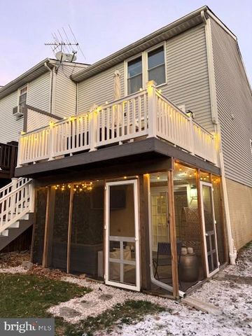 2120 S LOWELL ST, Arlington, VA 22204