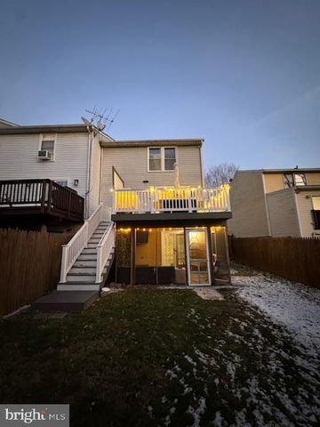 2120 S LOWELL ST, Arlington, VA 22204