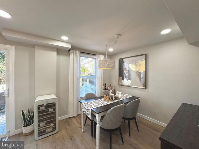 2120 S LOWELL ST, Arlington, VA 22204