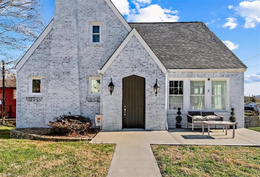 1208 Trogdon Street, North Wilkesboro, NC 28659