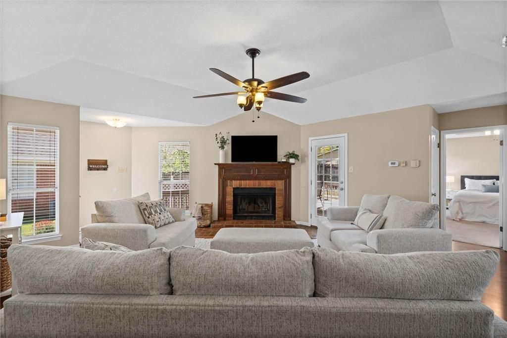 1004 Louise Avenue, Mobile, AL 36609 — photo 2