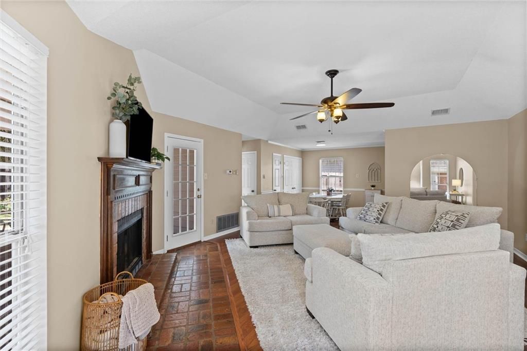 1004 Louise Avenue, Mobile, AL 36609 — photo 3