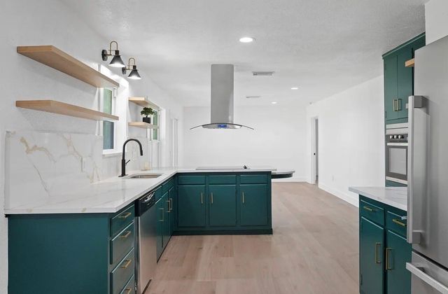 704 Fleetwood Street, Baytown, TX 77520