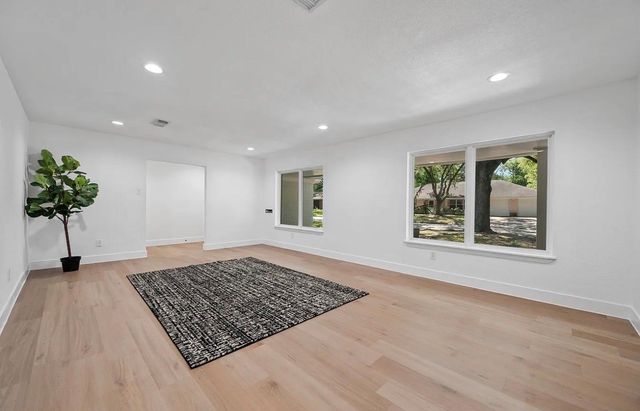 704 Fleetwood Street, Baytown, TX 77520