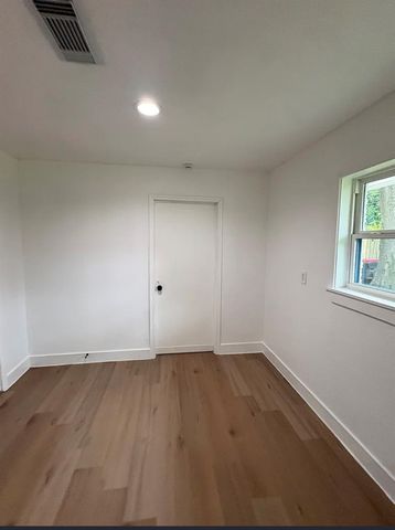 704 Fleetwood Street, Baytown, TX 77520