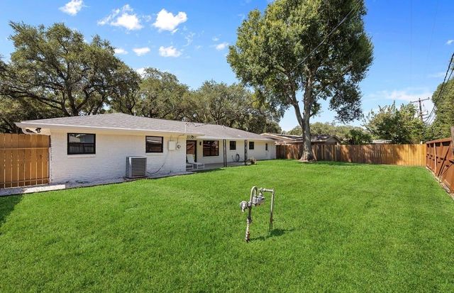 704 Fleetwood Street, Baytown, TX 77520