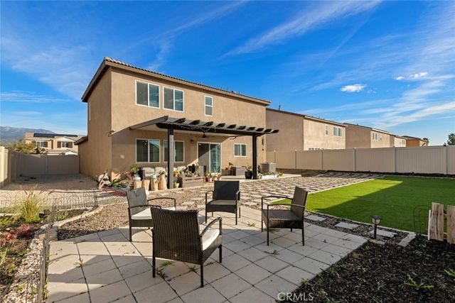 282 Basswood Way, San Jacinto, CA 92583