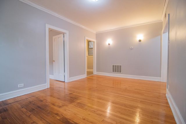 2056 W Arthur Avenue 1W, Chicago, IL 60645