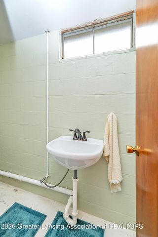 12565 Mckouen Drive, Dewitt, MI 48820