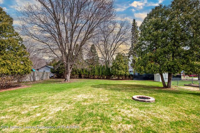 12565 Mckouen Drive, Dewitt, MI 48820