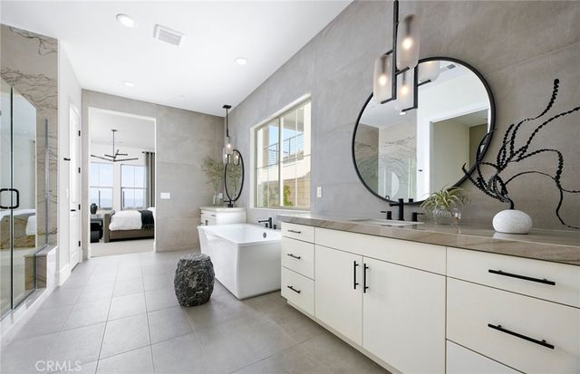 11811 Canoga Avenue, Chatsworth, CA 91311