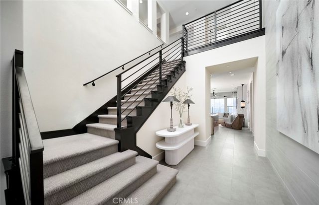 11811 Canoga Avenue, Chatsworth, CA 91311