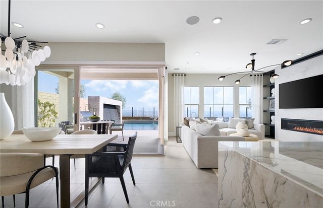 11811 Canoga Avenue, Chatsworth, CA 91311