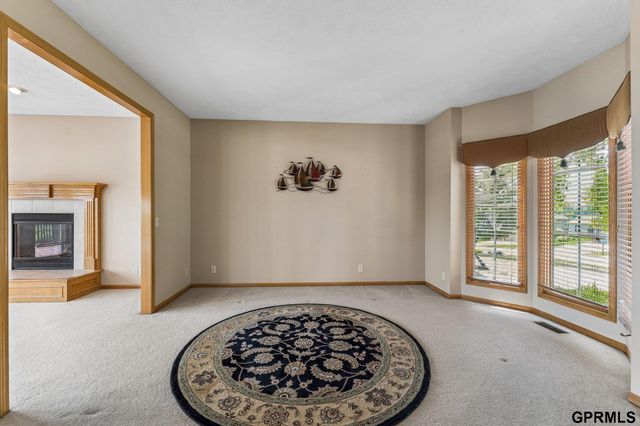 7823 N 156th Avenue, Bennington, NE 68007