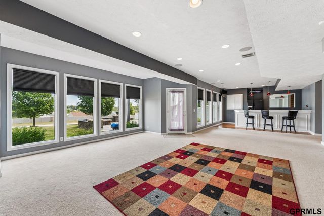 7823 N 156th Avenue, Bennington, NE 68007