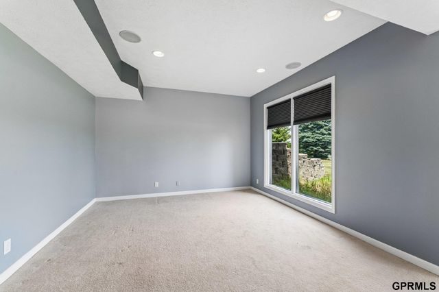 7823 N 156th Avenue, Bennington, NE 68007