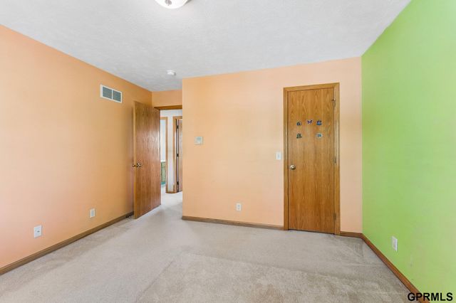 7823 N 156th Avenue, Bennington, NE 68007