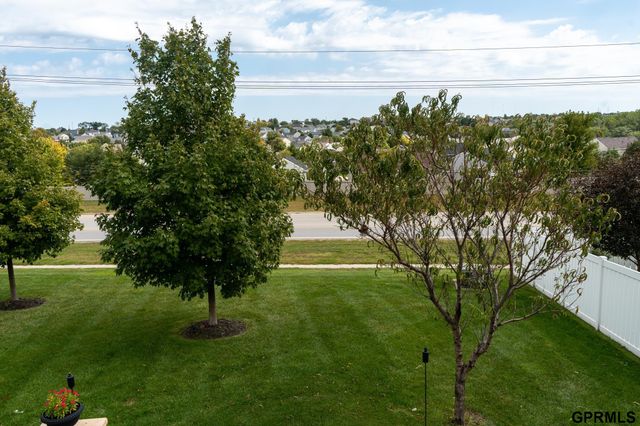 7823 N 156th Avenue, Bennington, NE 68007