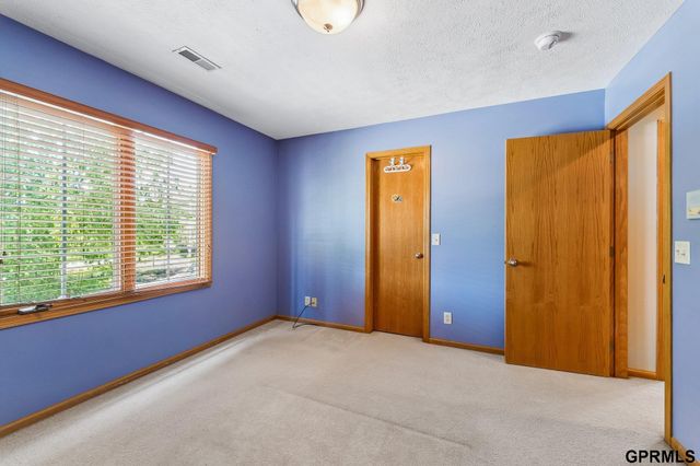 7823 N 156th Avenue, Bennington, NE 68007
