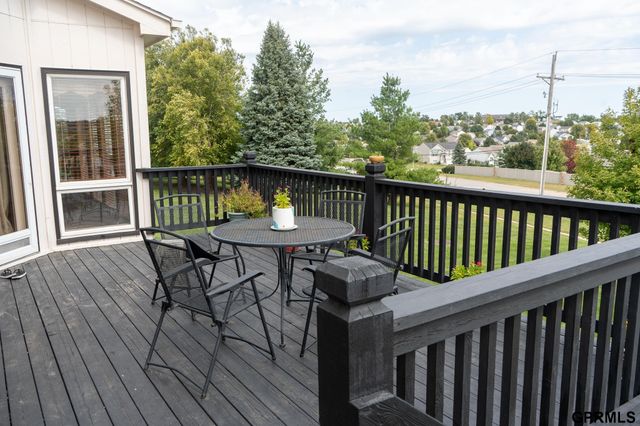 7823 N 156th Avenue, Bennington, NE 68007