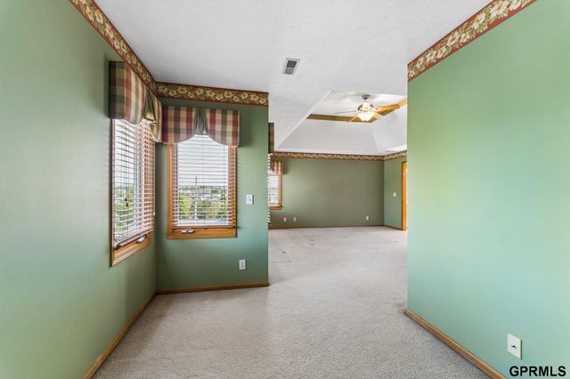 7823 N 156th Avenue, Bennington, NE 68007