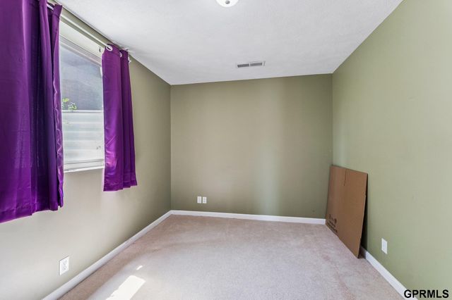7823 N 156th Avenue, Bennington, NE 68007